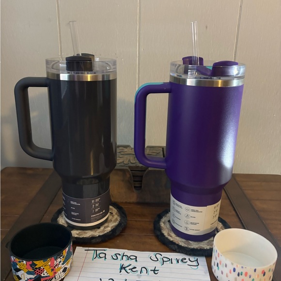 40oz Stanley quencher - Picture 3 of 6